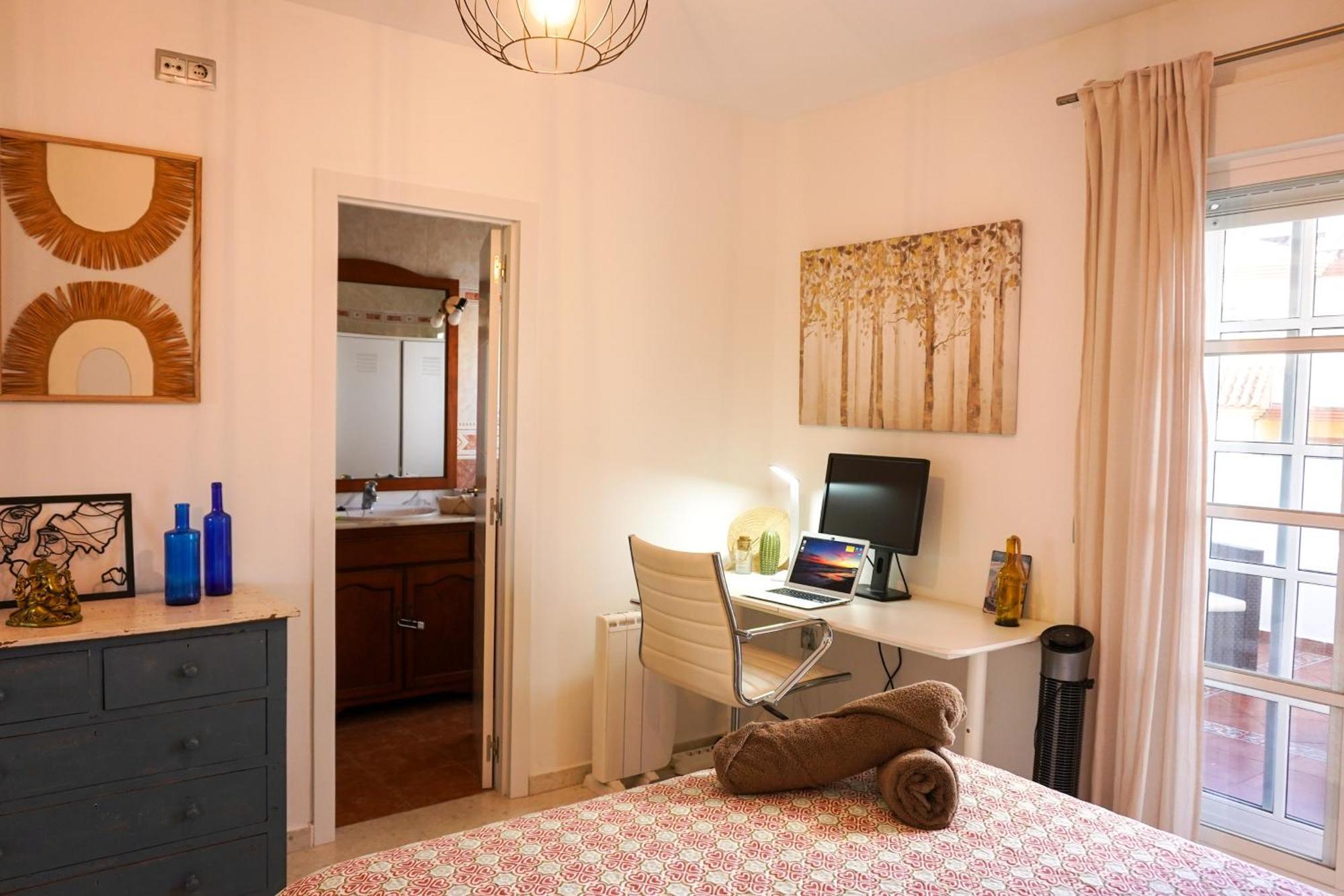 Tarifa Family House 5 Min Walk To The Beach And Old Town ภายนอก รูปภาพ